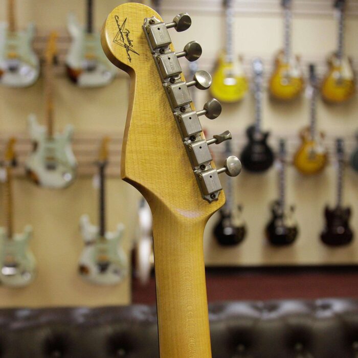2008 Fender Custom Shop 1963 Stratocaster Relic Rosewood Fingerboard 3 Tone Sunburst - Image 6