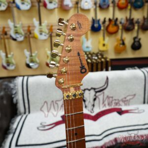 Charvel Custom Shop Limited Edition Style 2 HS Floyd Rose Flame Maple top Trans Black Gold Hardware 8.35 LBS - Image 7