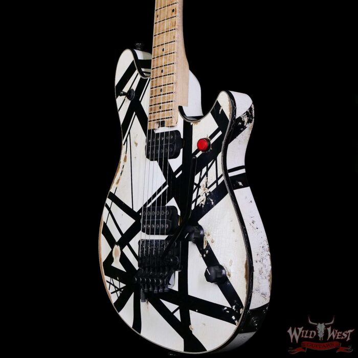 EVH Custom Shop USA Special Edition Wolfgang EVH Stripes White/Black Relic 7.60 lbs - Image 2