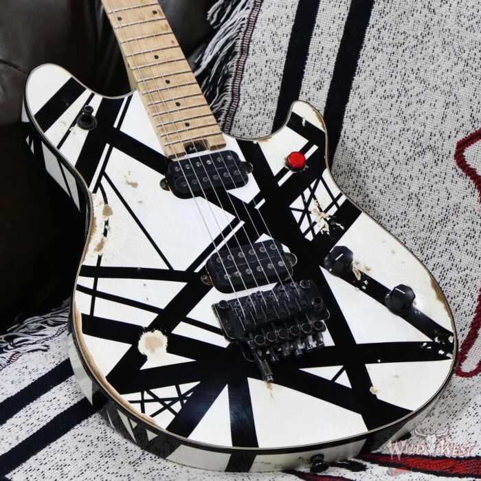 EVH Custom Shop USA Special Edition Wolfgang EVH Stripes White/Black Relic 7.60 lbs - Image 8