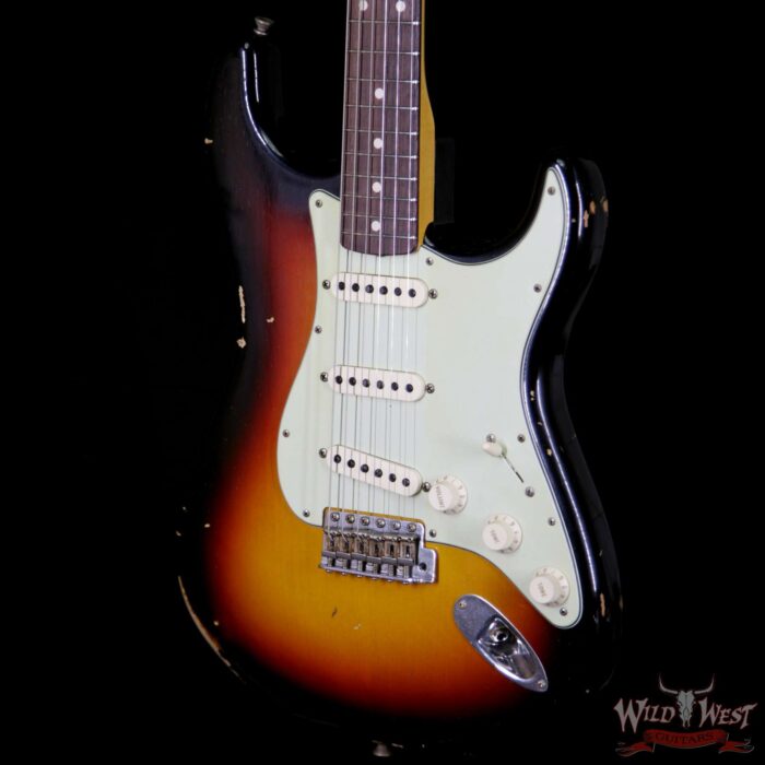 2018 Fender Custom Shop 1961 Stratocaster Relic Rosewood Slab Fingerboard 3 Tone Sunburst - Image 2
