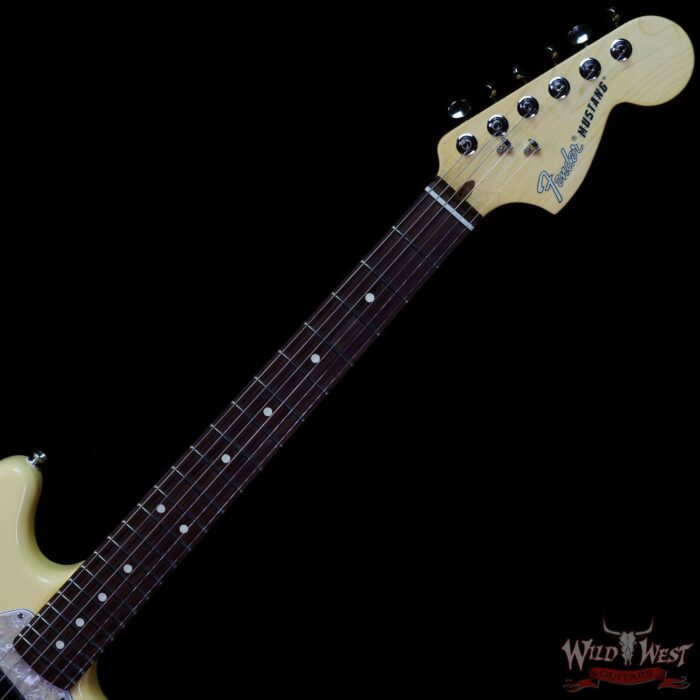 Fender American Performer Mustang Rosewood Fingerboard Vintage White - Image 4