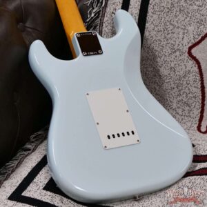 Fender American Vintage II 1965 Stratocaster Rosewood Fingerboard Gloss Nitro Sonic Blue 7.80 LBS - Image 9