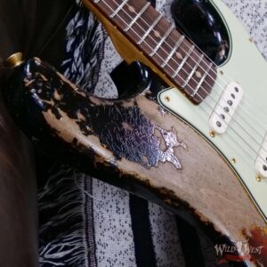 Fender Custom Shop Wild West Guitars 25th Anniversary 1960 Stratocaster Hardtail Madagascar Rosewood Fingerboard Heavy Relic 3 Tone Sunburst 6.90 LBS - Image 9