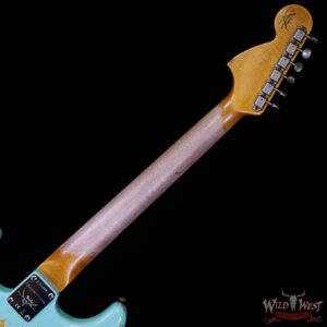 Fender Custom Shop Limited 1967 Stratocaster Hand-Wouund Heavy Relic Surf Green over 3 Tone Sunburst - Image 5