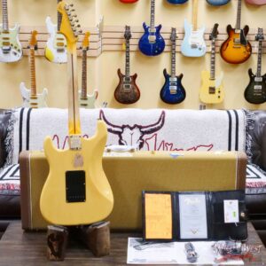 Fender Custom Shop Limited Edition 70th Anniversary 1954 Stratocaster Relic Nocaster Blonde with Black Pickguard 7.50 LBS - Image 10