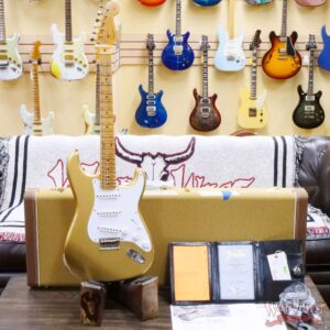 Fender Custom Shop Limited Edition 70th Anniversary 1954 Hardtail Stratocaster Relic Aztec Gold 7.30 LBS - Image 6