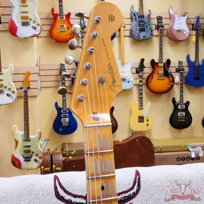 Fender Custom Shop Limited Edition 70th Anniversary 1954 Hardtail Stratocaster Relic Aztec Gold 7.30 LBS - Image 7