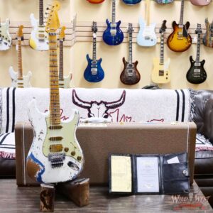 Fender Custom Shop Wild West White Lightning Stratocaster HSS Floyd Rose Maple Board 22 Frets Heavy Relic Lake Placid Blue 8.05 LBS - Image 6