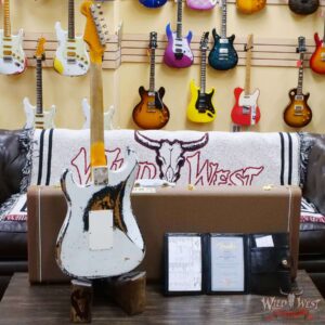 Fender Custom Shop Wild West White Lightning Stratocaster HSS Floyd Rose Maple Fingerboard Black Pickguard Heavy Relic Olympic White over Black - Image 10