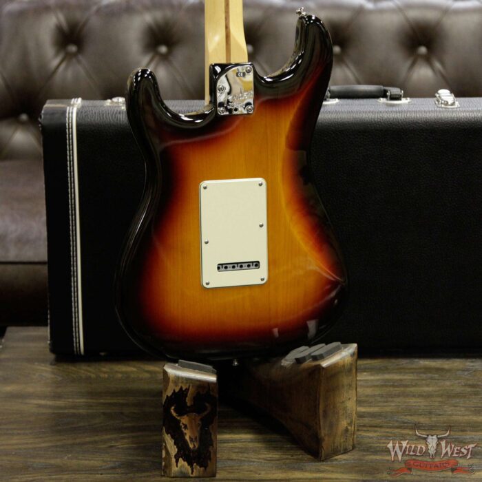 2005 Fender American Stratocaster Deluxe Rosewood Fingerboard with S-1 Switch 3 Tone Sunburst - Image 9