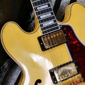 Gibson Custom Shop M2M 1959 ES-355 Reissue with Bigsby Murphy Lab Ultra Light Aged Heavy Antique White 9.00 lbs - Image 12