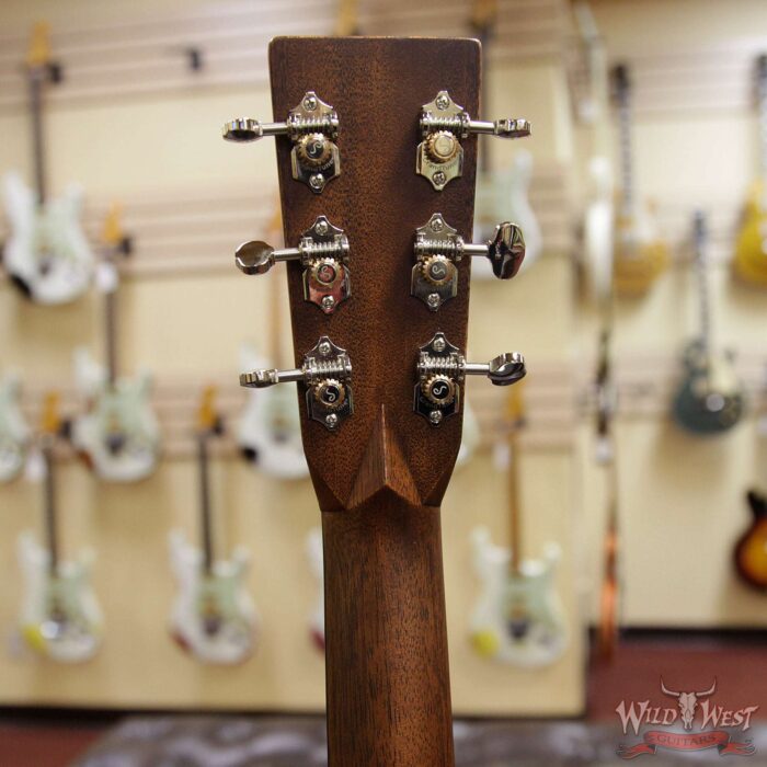 Martin Standard Series OM-28 East Indian Rosewood Back & Side Ebony Fingerboard - Image 9